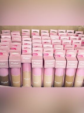 NWT 91 COUNT VIRAL Prolux cosmetics matte liquid foundation makeup 1.35oz/40ml